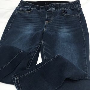 Maurice’s stretchy size L/R jeans in dark blue